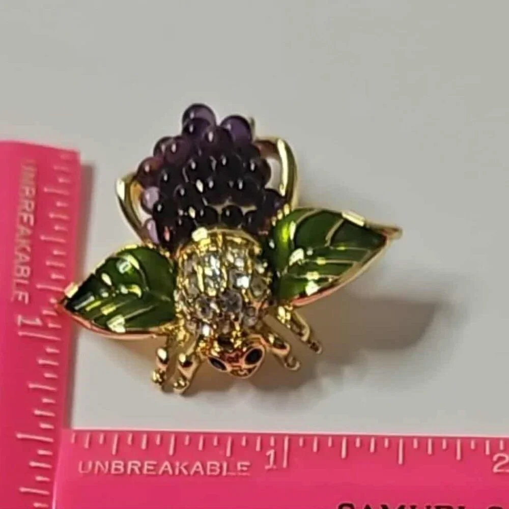 Joan Rivers "Grape Cluster" bumble bee - Picture 2 of 4